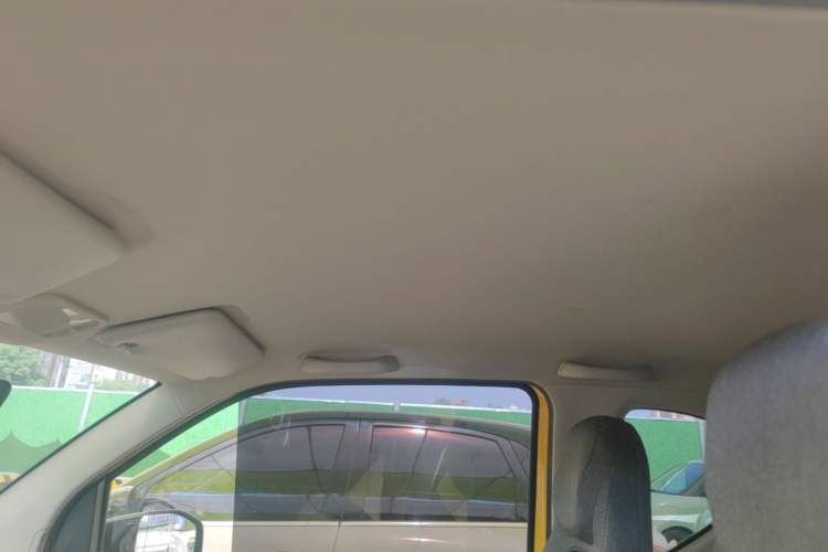 Used Wuling Hongguang MINIEV 2022 Macaron Premium Model – Lithium Iron Phosphate Headliner