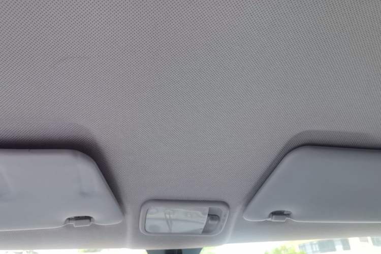Used Wuling Hongguang MINIEV 2022 Macaron Premium Model – Lithium Iron Phosphate Headliner