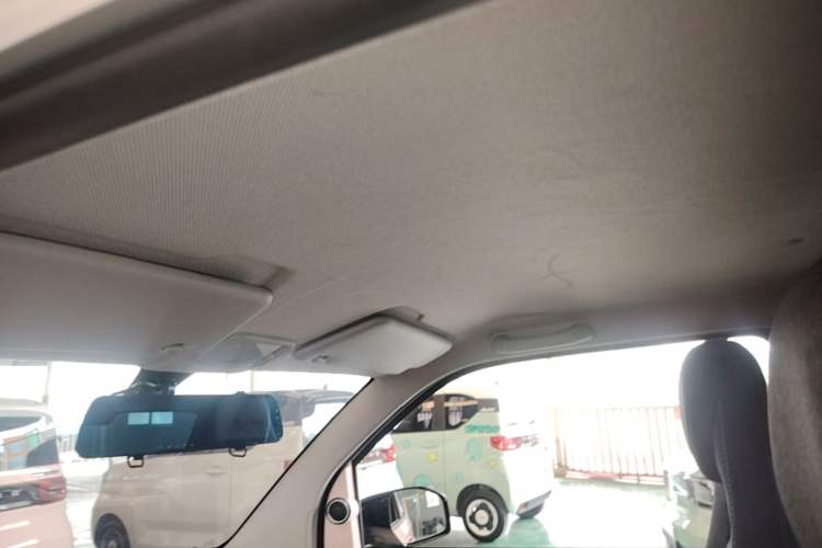 Used Wuling Hongguang MINIEV 2022 Macaron Premium Model – Lithium Iron Phosphate Headliner