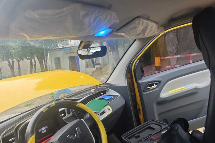 Used Wuling Hongguang MINIEV 2022 Macaron Premium Model – Lithium Iron Phosphate Headliner