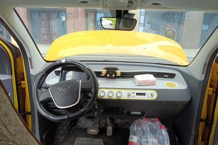 Used Wuling Hongguang MINIEV 2022 Macaron Premium Model – Lithium Iron Phosphate Headliner
