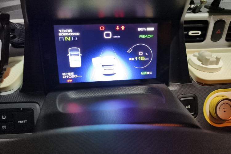 Used Wuling Hongguang MINIEV 2022 Macaron Fashion Model Lithium Iron Phosphate Instrument Cluster