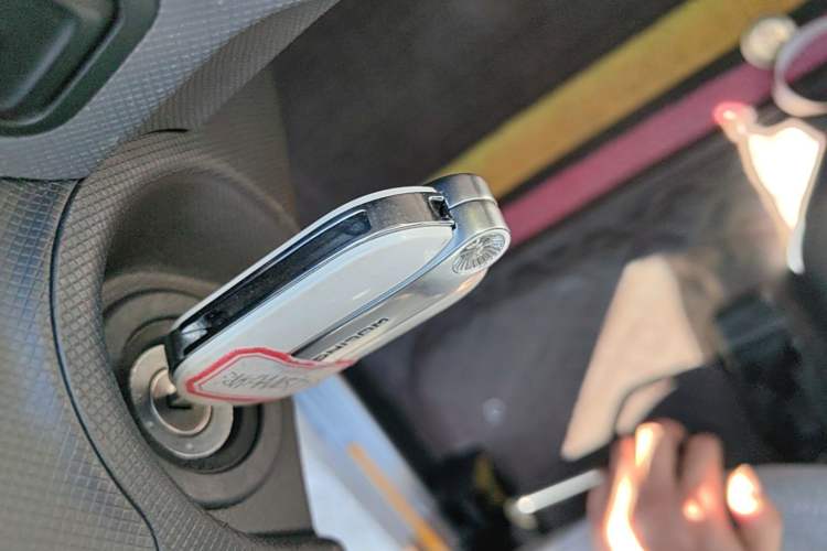 Used Wuling Hongguang MINIEV 2022 Macaron Fashion Model Lithium Iron Phosphate Interior 1
