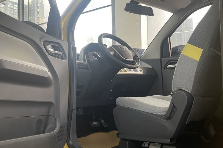 Used Wuling Hongguang MINIEV 2022 Macaron Fashion Model Lithium Iron Phosphate Interior 2