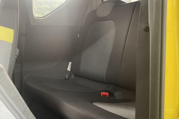 Used Wuling Hongguang MINIEV 2022 Macaron Fashion Model Lithium Iron Phosphate Interior 4