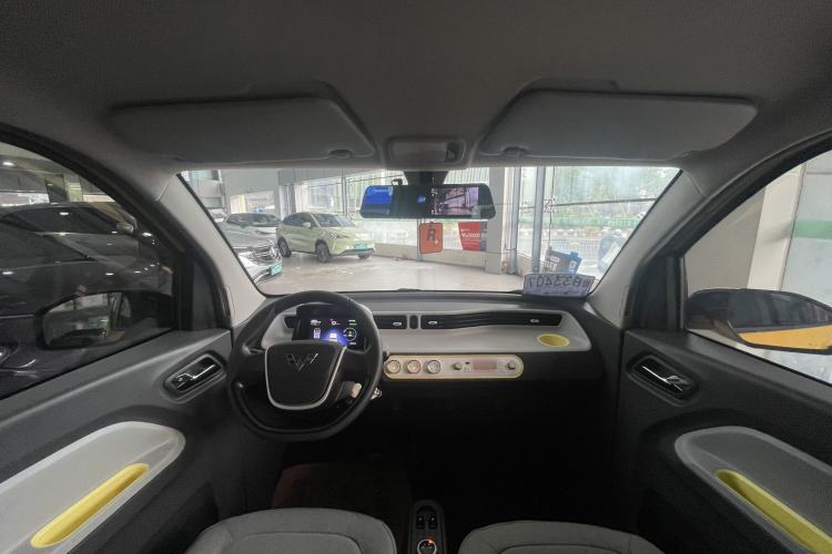 Used Wuling Hongguang MINIEV 2022 Macaron Fashion Model Lithium Iron Phosphate Interior 6