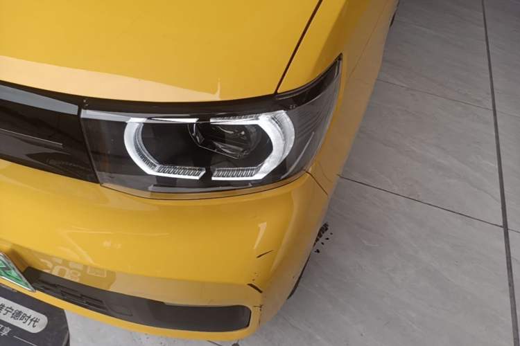 Used Wuling Hongguang MINIEV 2022 Macaron Premium Model – Lithium Iron Phosphate Left Front Headlight