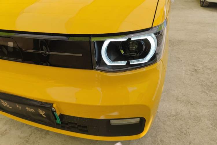 Used Wuling Hongguang MINIEV 2022 Macaron Premium Model – Lithium Iron Phosphate Left Front Headlight