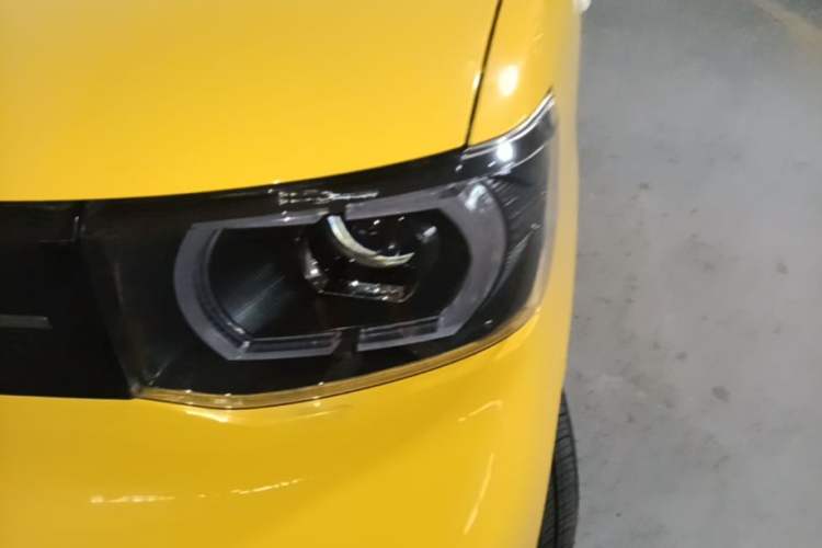 Used Wuling Hongguang MINIEV 2022 Macaron Premium Model – Lithium Ternary Battery Left Front Headlight