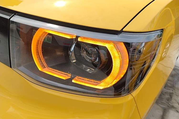 Used Wuling Hongguang MINIEV 2022 Macaron Premium Model – Lithium Iron Phosphate Left Front Headlight