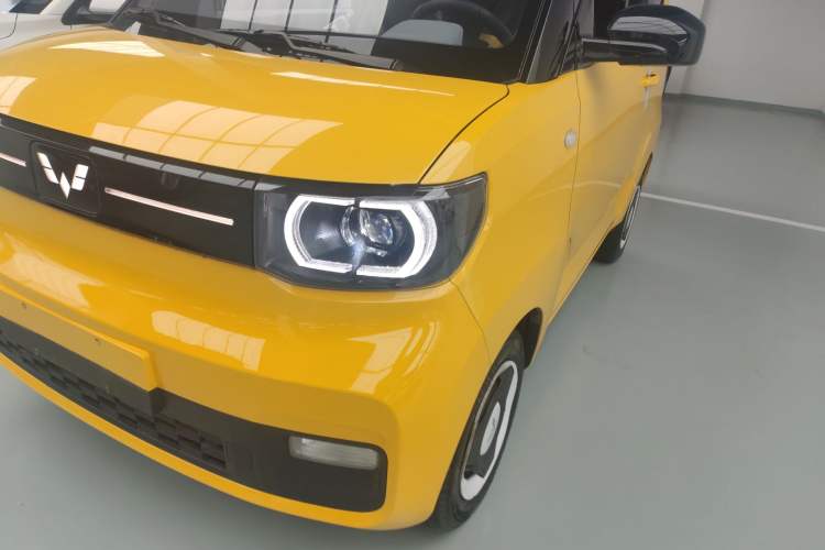 Used Wuling Hongguang MINIEV 2022 Macaron Premium Model – Lithium Iron Phosphate Left Front Headlight