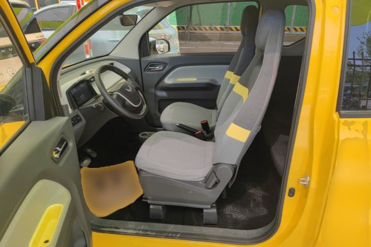 Used Wuling Hongguang MINIEV 2022 Macaron Premium Model – Lithium Iron Phosphate Left Front Seat