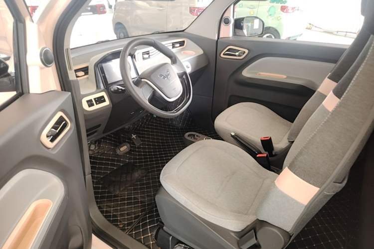 Used Wuling Hongguang MINIEV 2022 Macaron Premium Model – Lithium Iron Phosphate Left Front Seat