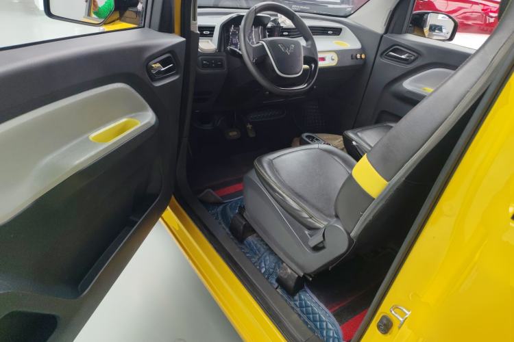 Used Wuling Hongguang MINIEV 2022 Macaron Premium Model – Lithium Iron Phosphate Left Front Seat