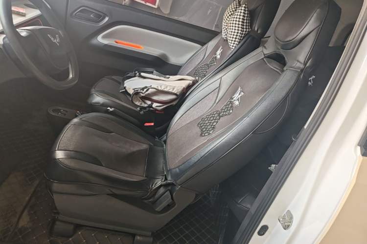 Used Wuling Hongguang MINIEV 2022 Zizai Version Lithium Iron Phosphate Left Front Seat