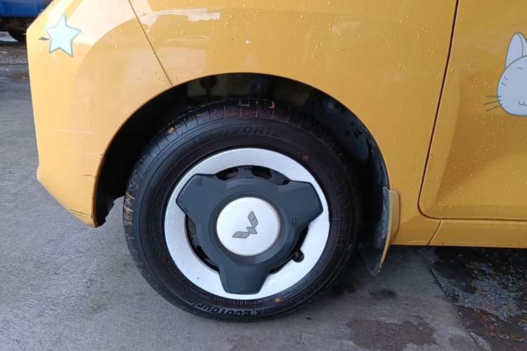 Used Wuling Hongguang MINIEV 2022 Macaron Premium Model – Lithium Iron Phosphate Left Front Wheel Hub