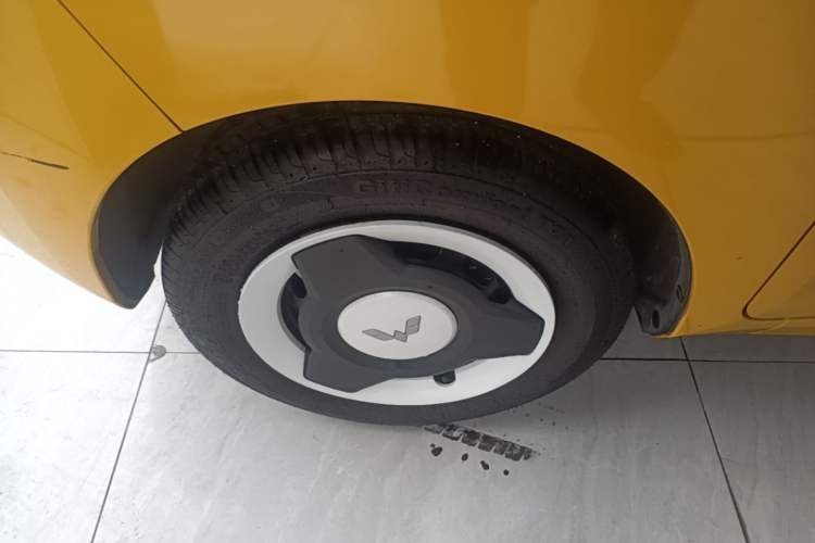 Used Wuling Hongguang MINIEV 2022 Macaron Premium Model – Lithium Iron Phosphate Left Front Wheel Hub
