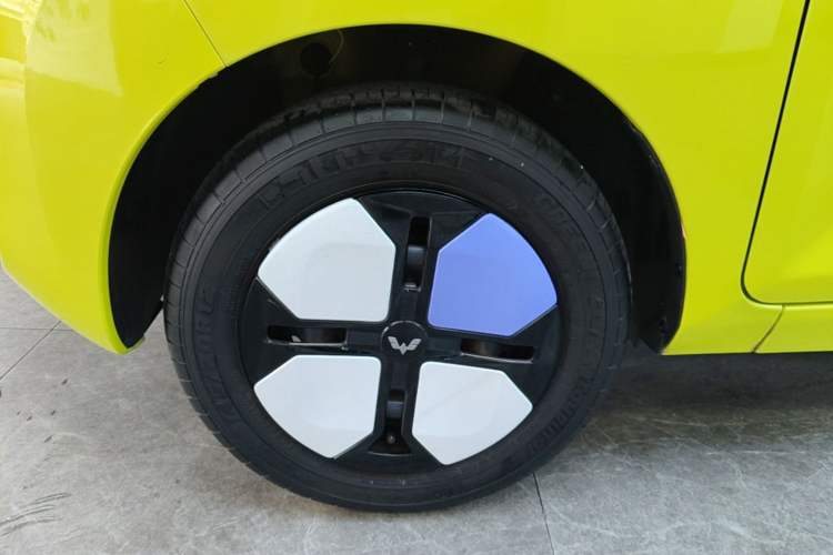 Used Wuling Hongguang MINIEV 2022 Macaron-Color Edition Lithium Iron Phosphate Left Front Wheel Hub