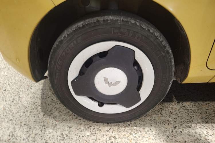 Used Wuling Hongguang MINIEV 2022 Macaron Premium Model – Lithium Ternary Battery Left Front Wheel Hub