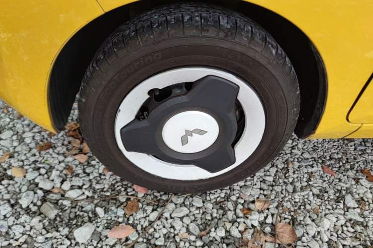 Used Wuling Hongguang MINIEV 2022 Macaron Premium Model – Lithium Ternary Battery Left Front Wheel Hub