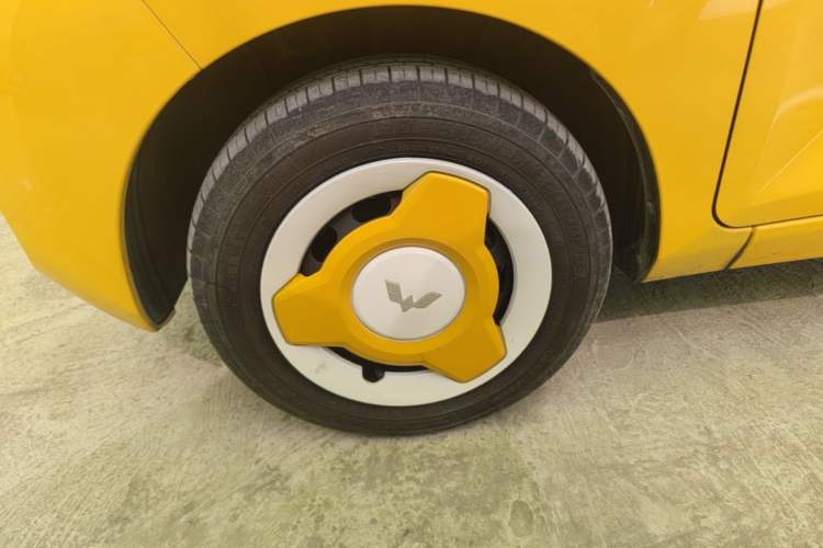 Used Wuling Hongguang MINIEV 2022 Macaron Premium Model – Lithium Iron Phosphate Left Front Wheel Hub
