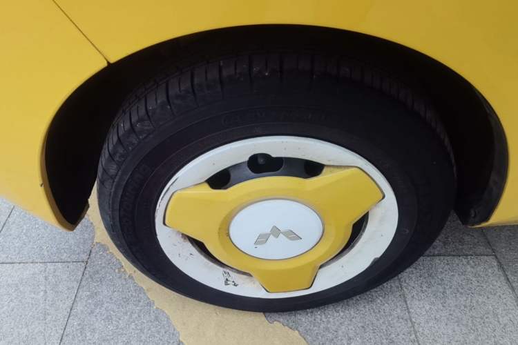 Used Wuling Hongguang MINIEV 2022 Macaron Premium Model – Lithium Iron Phosphate Left Front Wheel Hub