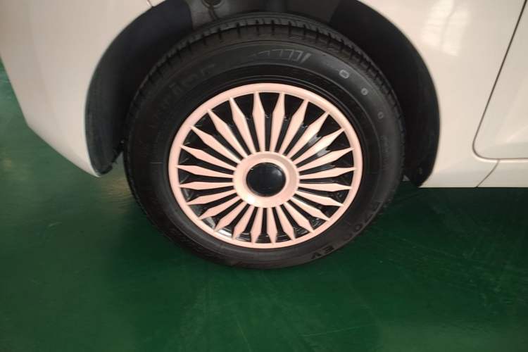 Used Wuling Hongguang MINIEV 2022 Macaron Premium Model – Lithium Iron Phosphate Left Front Wheel Hub