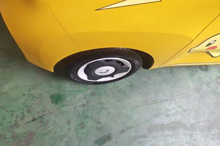 Used Wuling Hongguang MINIEV 2022 Macaron Premium Model – Lithium Iron Phosphate Left Front Wheel Hub