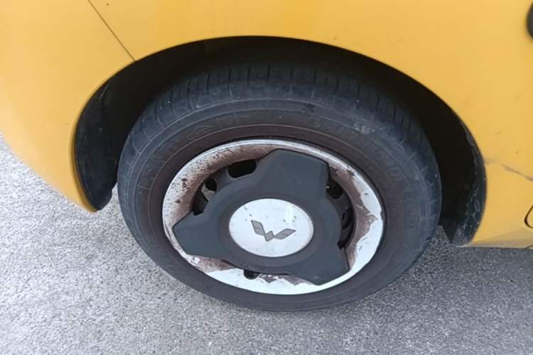 Used Wuling Hongguang MINIEV 2022 Macaron Premium Model – Lithium Iron Phosphate Left Front Wheel Hub
