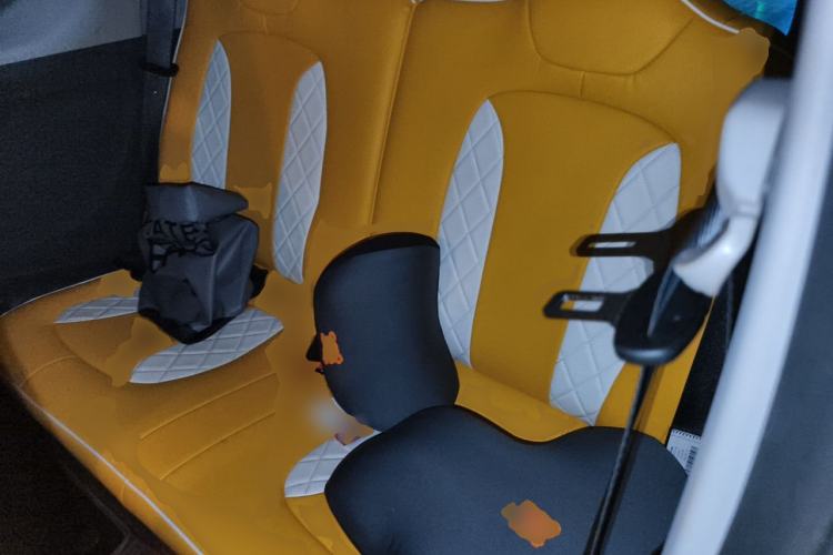 Used Wuling Hongguang MINIEV 2022 Macaron Fashion Model Lithium Iron Phosphate Left Rear Seat