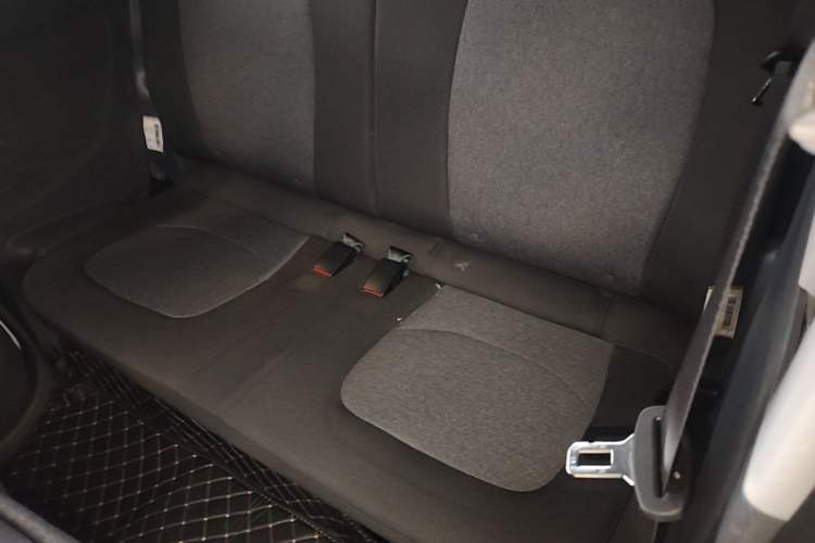 Used Wuling Hongguang MINIEV 2022 Macaron Premium Model – Lithium Iron Phosphate Left Rear Seat
