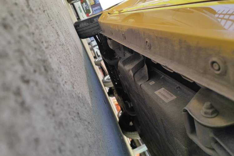Used Wuling Hongguang MINIEV 2022 Macaron Premium Model – Lithium Iron Phosphate Left Side Sill
