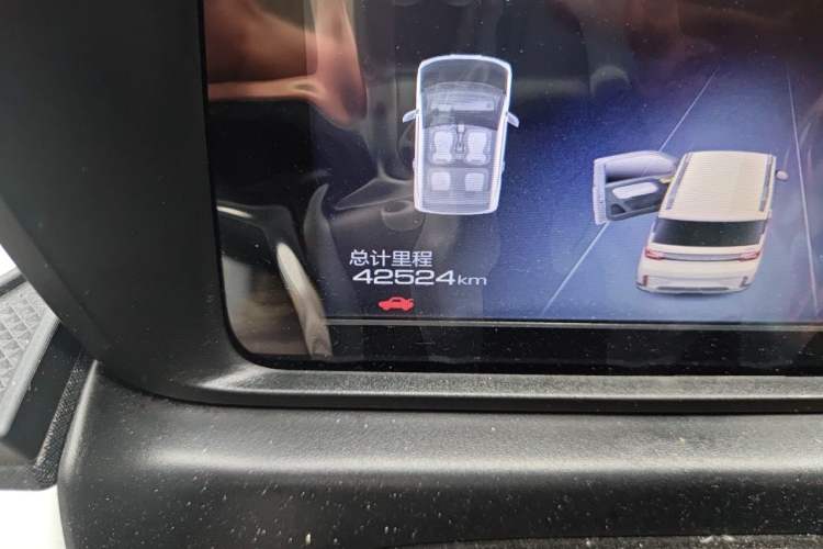 Used Wuling Hongguang MINIEV 2022 GAMEBOY 300km Enthusiast Model with Lithium Iron Phosphate Odometer Close Up