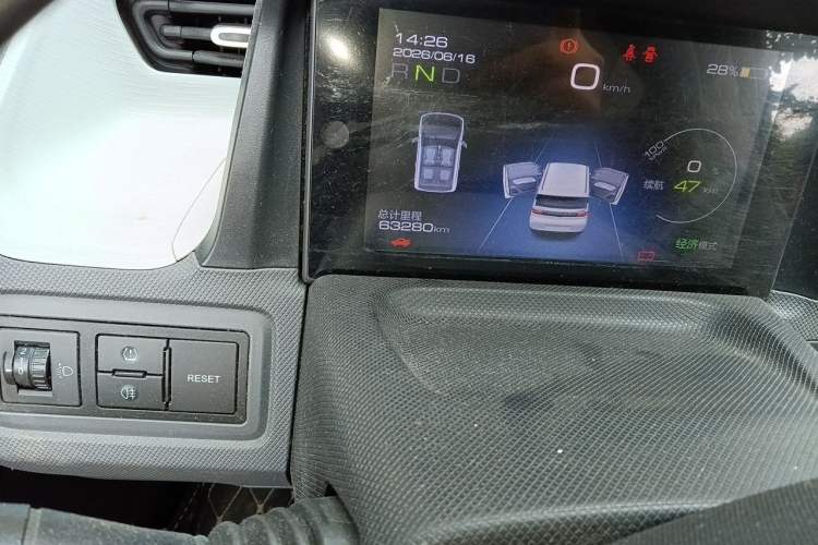 Used Wuling Hongguang MINIEV 2022 Macaron Premium Model – Lithium Iron Phosphate Odometer Close Up