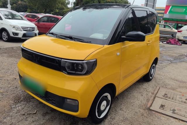 Ojetý Wuling Hongguang MINIEV 2022 Macaron Premium Model – Lithium Iron Phosphate