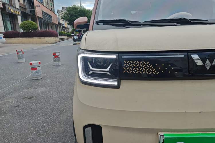 Used Wuling Hongguang MINIEV 2022 GAMEBOY 300km Enthusiast Model with Lithium Iron Phosphate Right Front Headlight