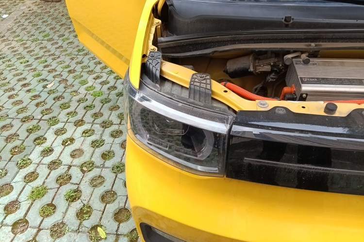 Used Wuling Hongguang MINIEV 2022 Macaron Premium Model – Lithium Iron Phosphate Right Front Headlight
