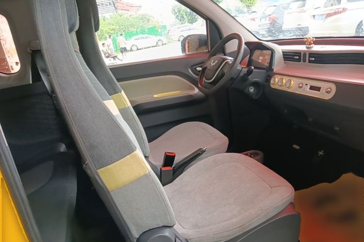 Used Wuling Hongguang MINIEV 2022 Macaron Premium Model – Lithium Iron Phosphate Right Front Seat