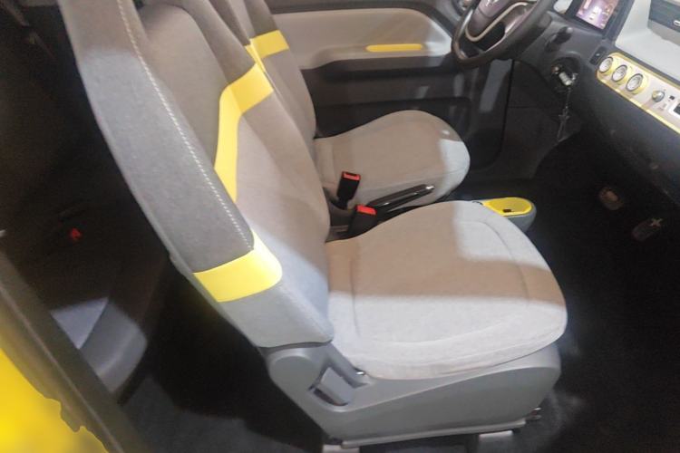 Used Wuling Hongguang MINIEV 2022 Macaron Premium Model – Lithium Ternary Battery Right Front Seat