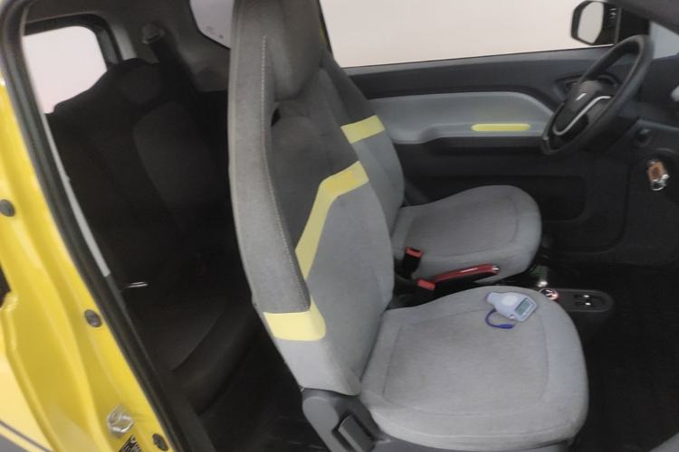 Used Wuling Hongguang MINIEV 2022 Macaron Premium Model – Lithium Ternary Battery Right Front Seat