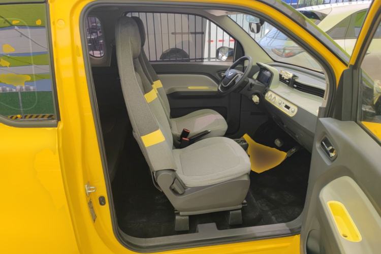 Used Wuling Hongguang MINIEV 2022 Macaron Premium Model – Lithium Iron Phosphate Right Front Seat