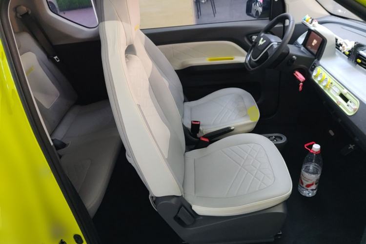 Used Wuling Hongguang MINIEV 2022 Macaron-Color Edition Lithium Iron Phosphate Right Front Seat