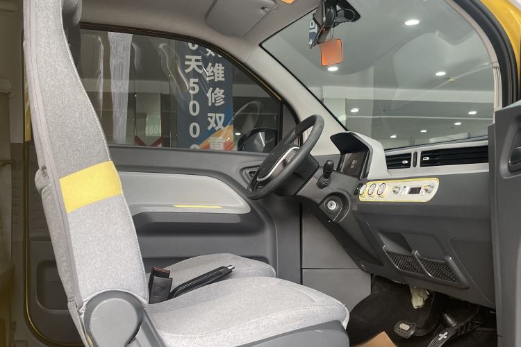 Used Wuling Hongguang MINIEV 2022 Macaron Fashion Model Lithium Iron Phosphate Right Front Seat