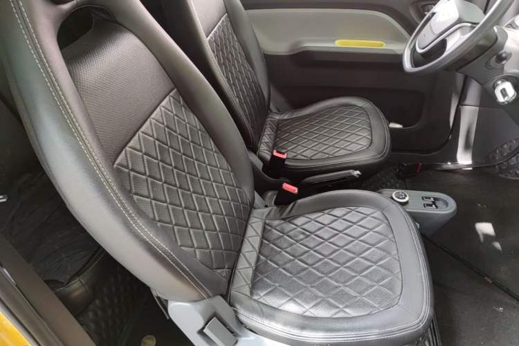 Used Wuling Hongguang MINIEV 2022 Macaron Premium Model – Lithium Ternary Battery Right Front Seat