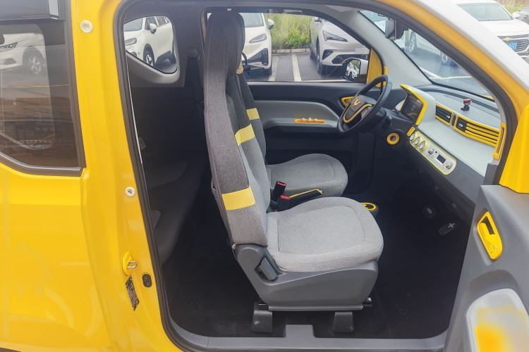 Used Wuling Hongguang MINIEV 2022 Macaron Premium Model – Lithium Iron Phosphate Right Front Seat