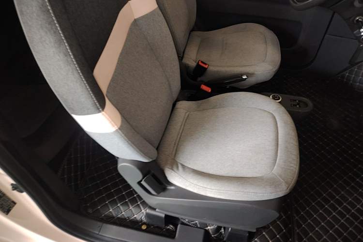 Used Wuling Hongguang MINIEV 2022 Macaron Premium Model – Lithium Iron Phosphate Right Front Seat