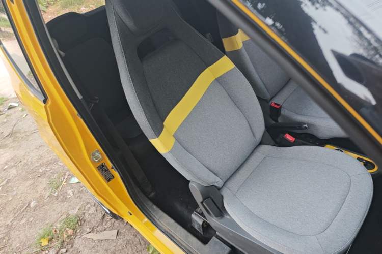 Used Wuling Hongguang MINIEV 2022 Macaron Fashion Model Lithium Iron Phosphate Right Front Seat