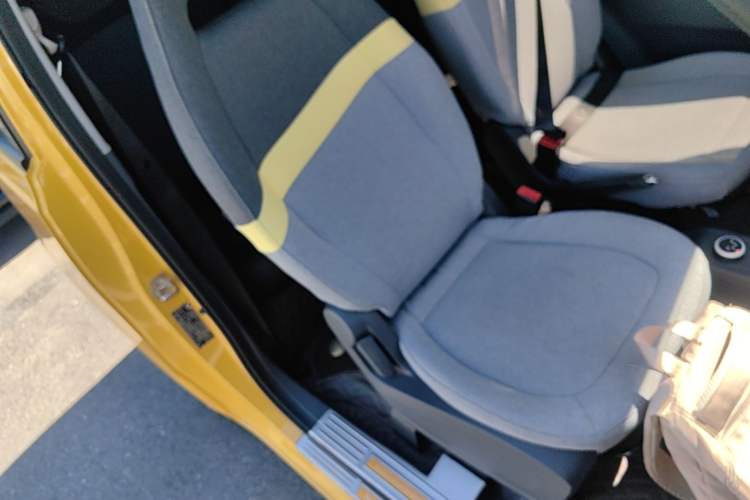 Used Wuling Hongguang MINIEV 2022 Macaron Fashion Model Lithium Iron Phosphate Right Front Seat