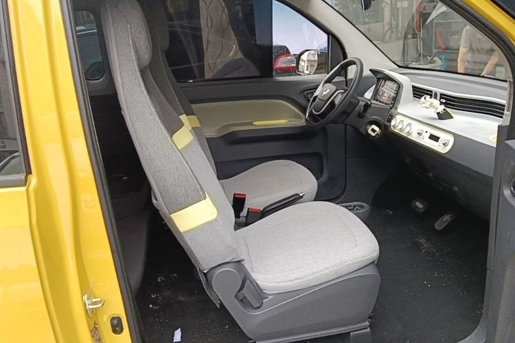 Used Wuling Hongguang MINIEV 2022 Macaron Premium Model – Lithium Iron Phosphate Right Front Seat