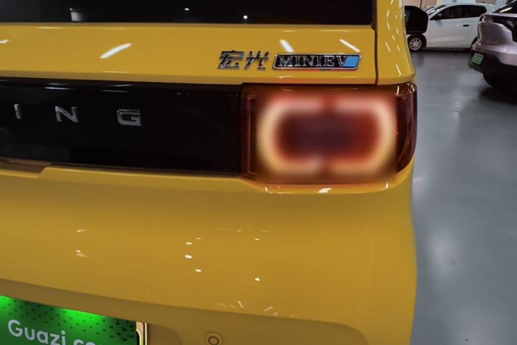 Used Wuling Hongguang MINIEV 2022 Macaron Premium Model – Lithium Iron Phosphate Right Rear Taillight
